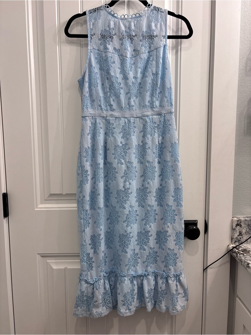 miami Light Blue Sleeveless Lace Midi Dress